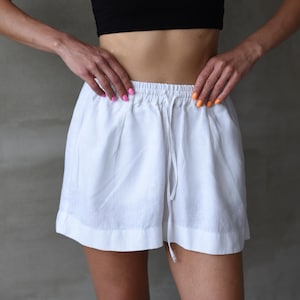 High waist shorts/ Relaxed fit shorts with pockets / Linen shorts for women/ Shorts with elastic waist / Natural linen shorts/Beach shorts