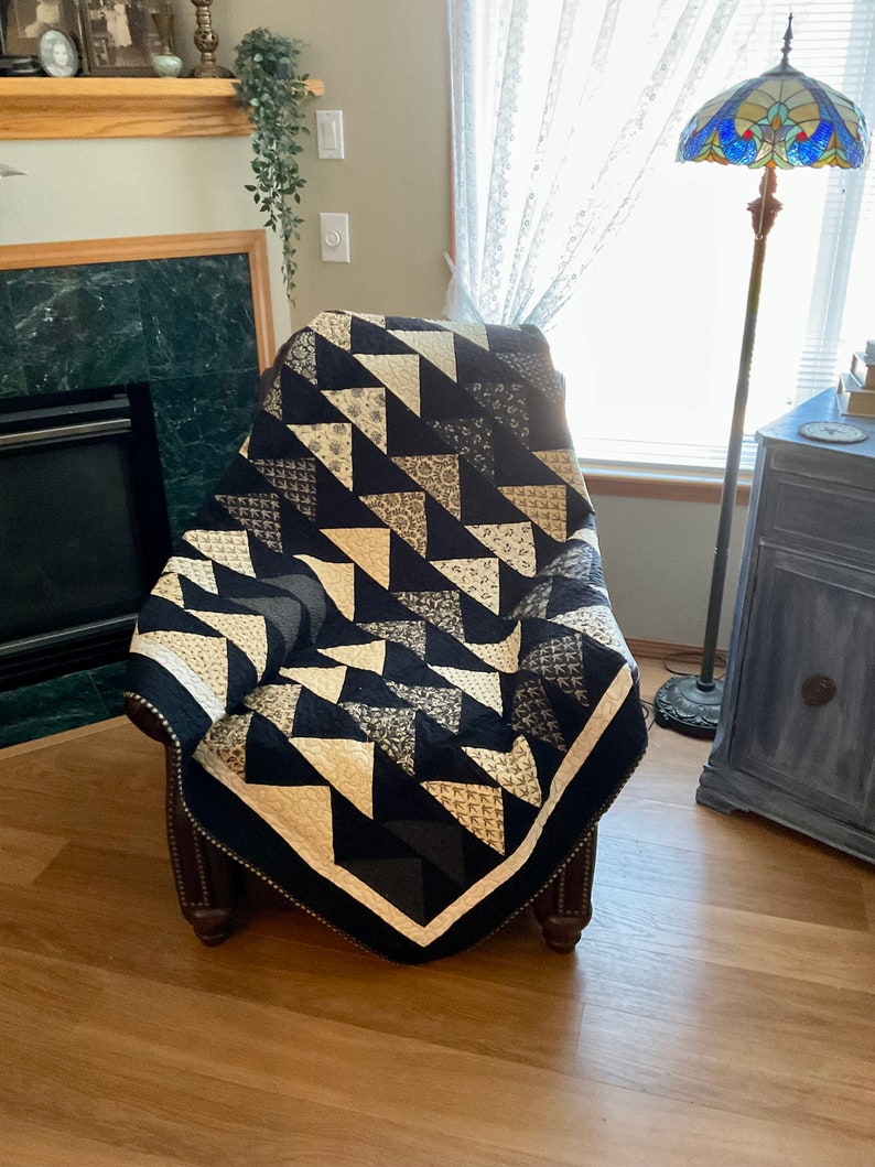 Black and Tan Quilt - Etsy