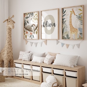 Arte murale per bambini Safari, stampe per camerette dei ragazzi, cartello con nome personalizzato, decorazioni con animali della giungla, regalo personalizzato per bambini, poster con bradipo ed elefante
