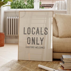 Alleen locals bezoekers welkom print zwarte kust kleindochter oostkust muur kunst leuke preppy beachy huis decor poster cool meisje Nantucket