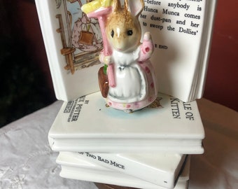 Schmid Beatrix Potter Music Box RARE find! Plays When you wish upon a Star Rotates spinning rabbit bunny books