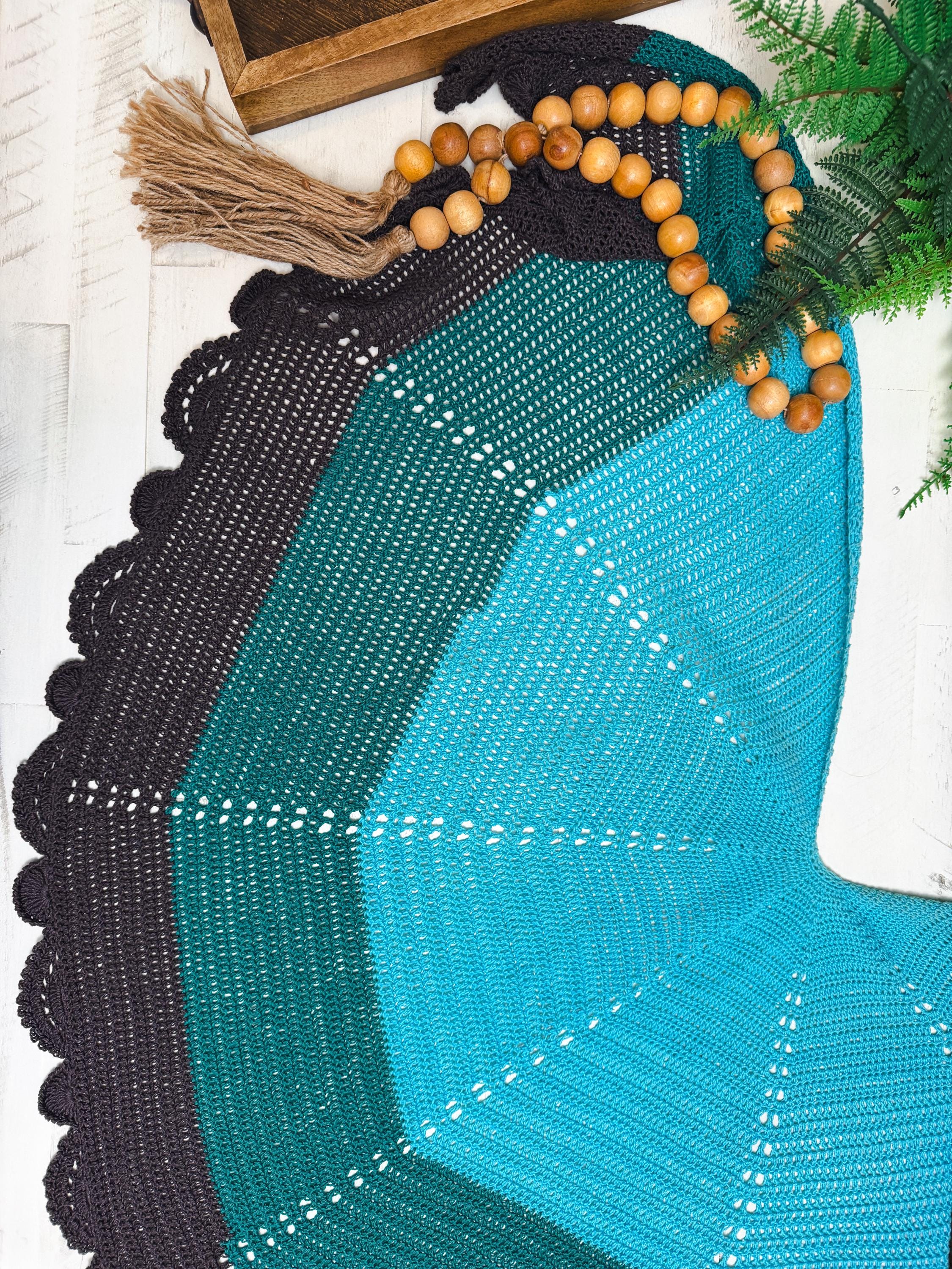 CROCHET PATTERN / Lightweight Lace Crochet Shawl | Triangle Crochet ...