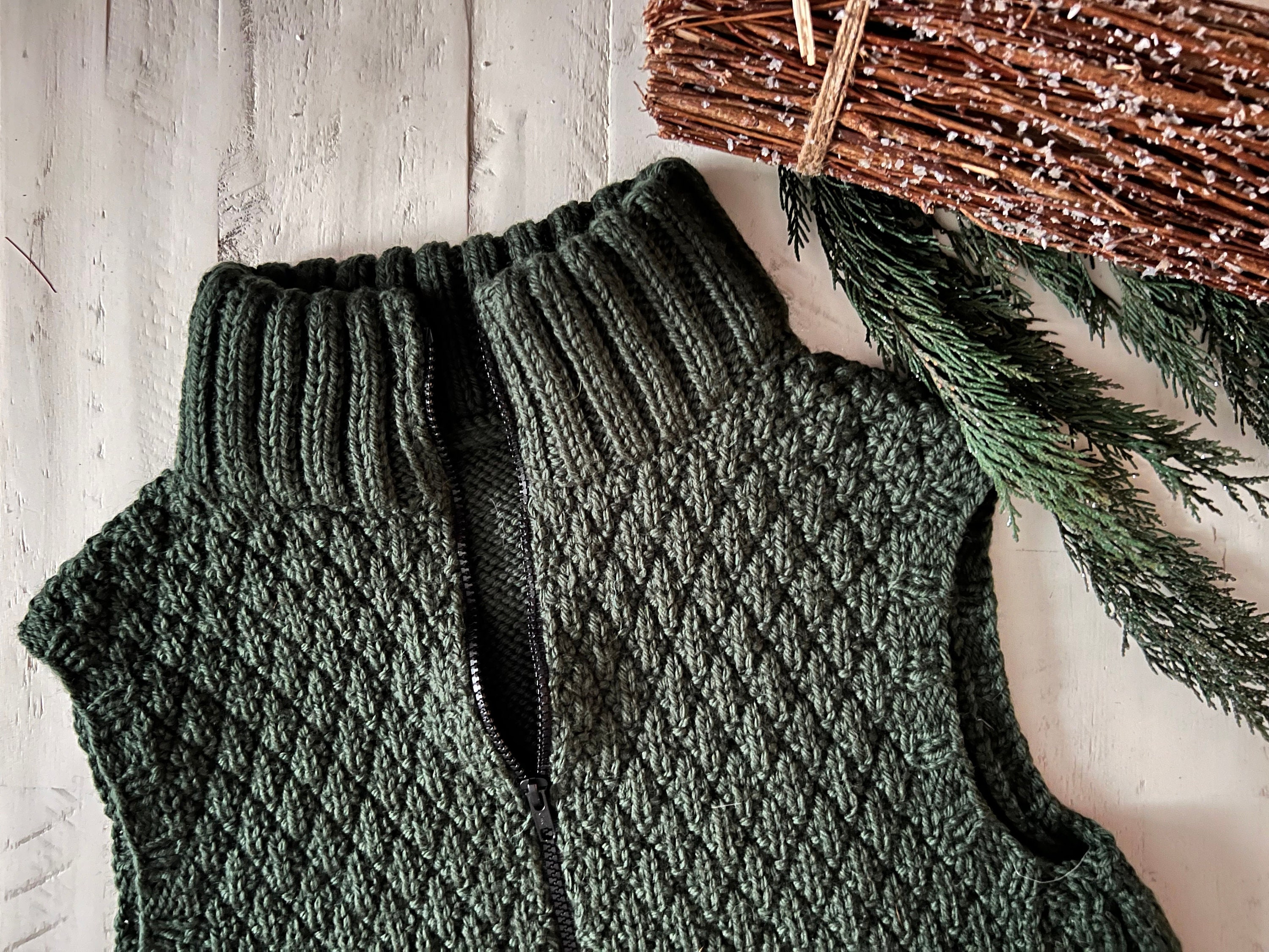 【COGNOMEN】HALF CARDIGAN STITCH KNIT VEST Pattern-pg-Zack-