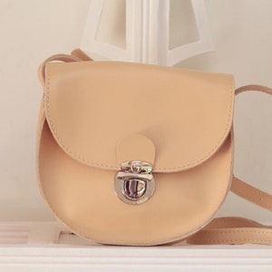 Sac bandoulière femme en cuir de qualité, Petit sac femme en cuir beige brillant, Sac femme en cuir véritable, Idée cadeau pour anniversaire