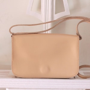 Sac bandoulière femme en cuir de qualité, Petit sac femme en cuir beige brillant, Sac en cuir véritable, Idée cadeau anniversaire pour femme