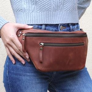 Women&#39;s fanny pack in quality leather, Large women&#39;s fanny pack in genuine leather, Leather bag for women, Birthday gift idea for women