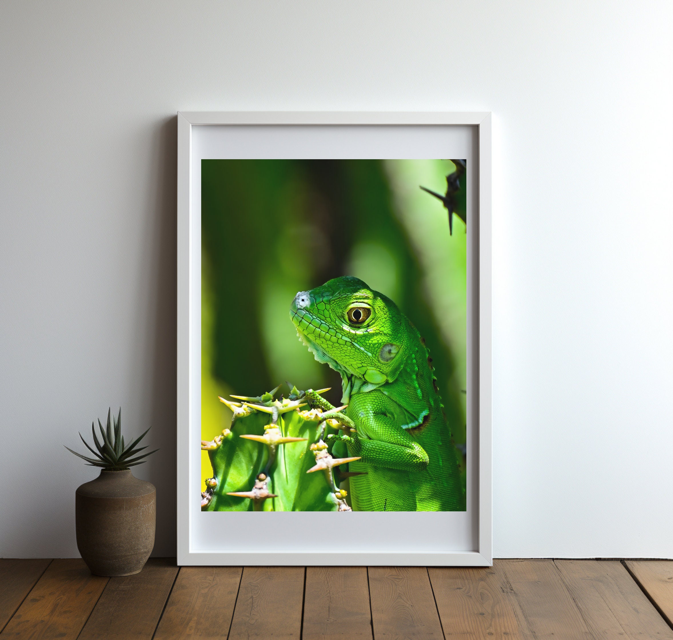 Green Lizard Digital Art Print - Animal Photography, Home Decor