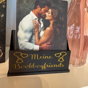 Book character card holders in various colors with a choice of saying, ideal for bookies, BookTok, Bookstagram and as a gift for readers. image 10