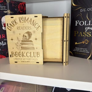 Buchbox Dark Romance aus Holz Aufbewahrungsbox mit Schublade Bookish BookTok für Kleinkram und Charakterkarten Geschenk für Bookies