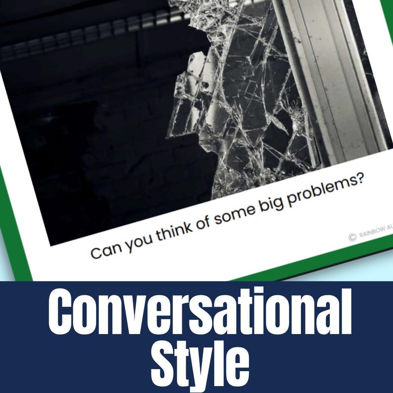 Pu&ograve; includere: Immagine in bianco e nero di una finestra rotta. Il testo "Can you think of some big problems?" &egrave; visibile. Sotto l'immagine, le parole "Conversational Style" sono visualizzate in bianco su sfondo blu scuro.