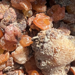 Wild harvested piñon pine sap. Raw, untreated, unrefined. Salve, incense. Soft sap only.