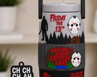 Enfriador de latas de películas de terror con pajita y llavero / Soporte para latas estándar o delgadas de 355 ml / Regalo para fans del cine de terror / Soporte para bebidas impreso en 3D