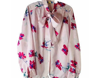 chemisier à col lavallière rose imprimé floral pour femmes des années 70, chemisier disco, chemisier à col lavallière pour femme, chemisier à manches bouffantes vintage, chemise à fleurs