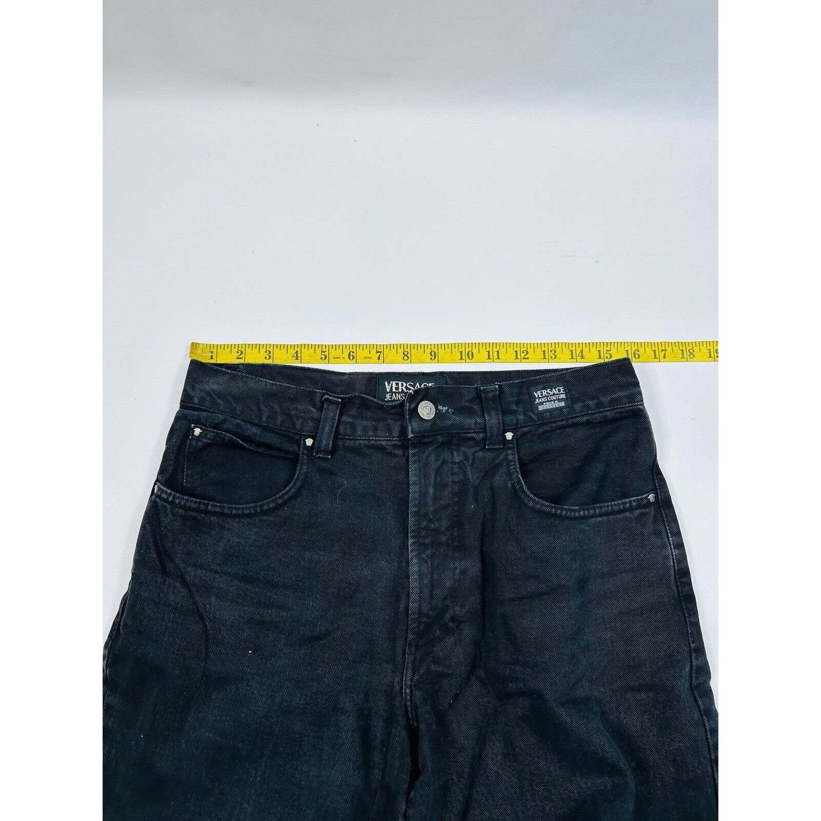 90s Versace Mens 32x33 Spell Out Faded Black Tapered Baggy 90s Versace Mens 32x33 Spell Out Faded Black Tapered Baggy