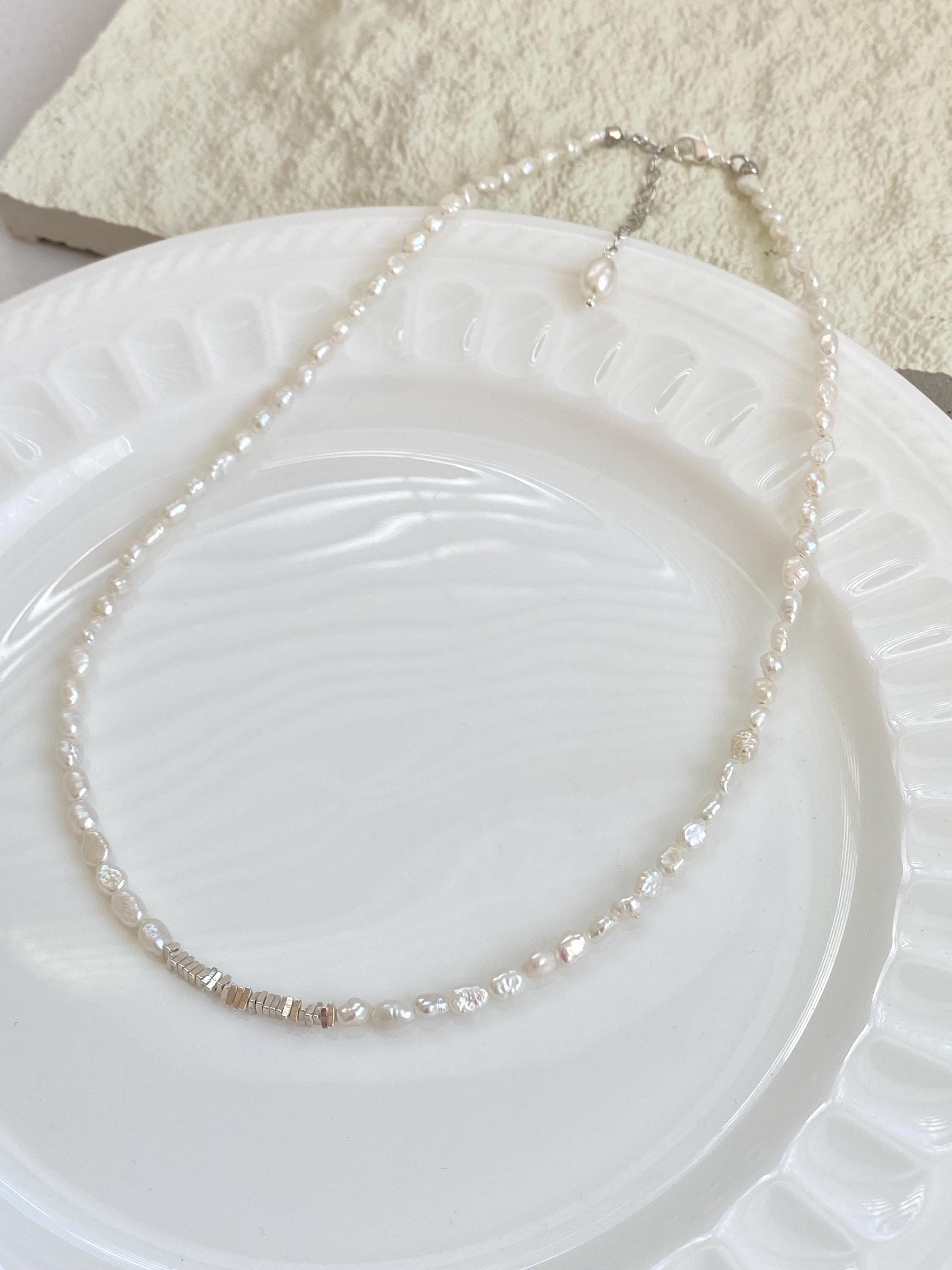 Set Gioiello Collana Lunga E Orecchini Con Perla Keshi Bianca – Lunetta – 52 Pollici – Nuovo