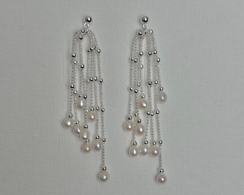 Boucles d'oreilles perlées cascade, longs pampilles pendantes, pendants multibrins de perles d'eau douce, franges argentées goutte de pluie, cadeau unique de bijoux de mariée
