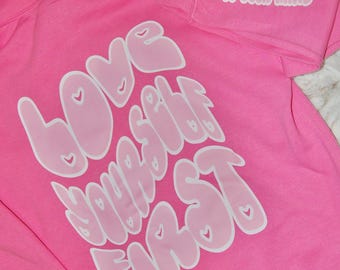 Bluza z kapturem „Kochaj siebie na pierwszym miejscu”
