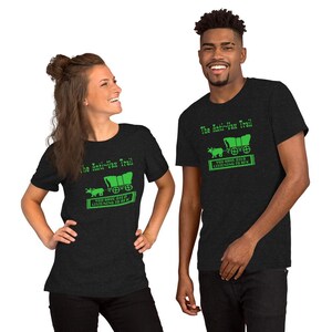 Anti-Vax Trail-shirt - grappige Oregon Trail-parodie, humor uit de jaren 80, retro gaming-uniseks T-shirt, grafisch shirt politieke satire voor gamers afbeelding 5