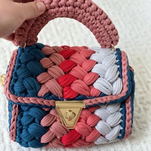 Bolso tejido ganchillo/bolsa de lujo capri/cartera bandolera de punto/bolso de hombro con cadena de oro/tejida a mano/crossbody hecho a mano