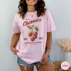Cherry T-shirt, Vintage Cherry Tee, Retro Fruit Shirt, Summer T-shirt, Vintage Graphic Tee, Retro Comfort Colors Tee, Trendy Oversized Shirt Blossom