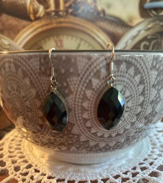 Vintage sterling silver hook earrings with faceted black onyx crystal drops. Statement jewellery.