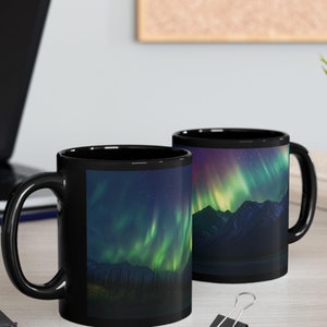 Aurora Borealis Magic: Nordlichter Keramik Schwarz Becher