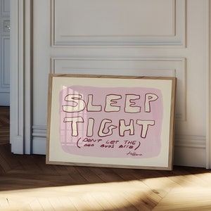 Sov gott konsttryck, söt sovrumsaffisch, handritade ord, estetisk sovrumstryck, rosa väggdekor, retro citatkonst, rosa tryck