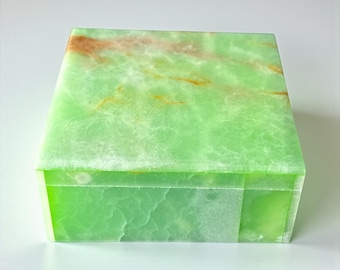 Handmade Green Onyx Square shape Jewelry Box: Afghan Stone Storage