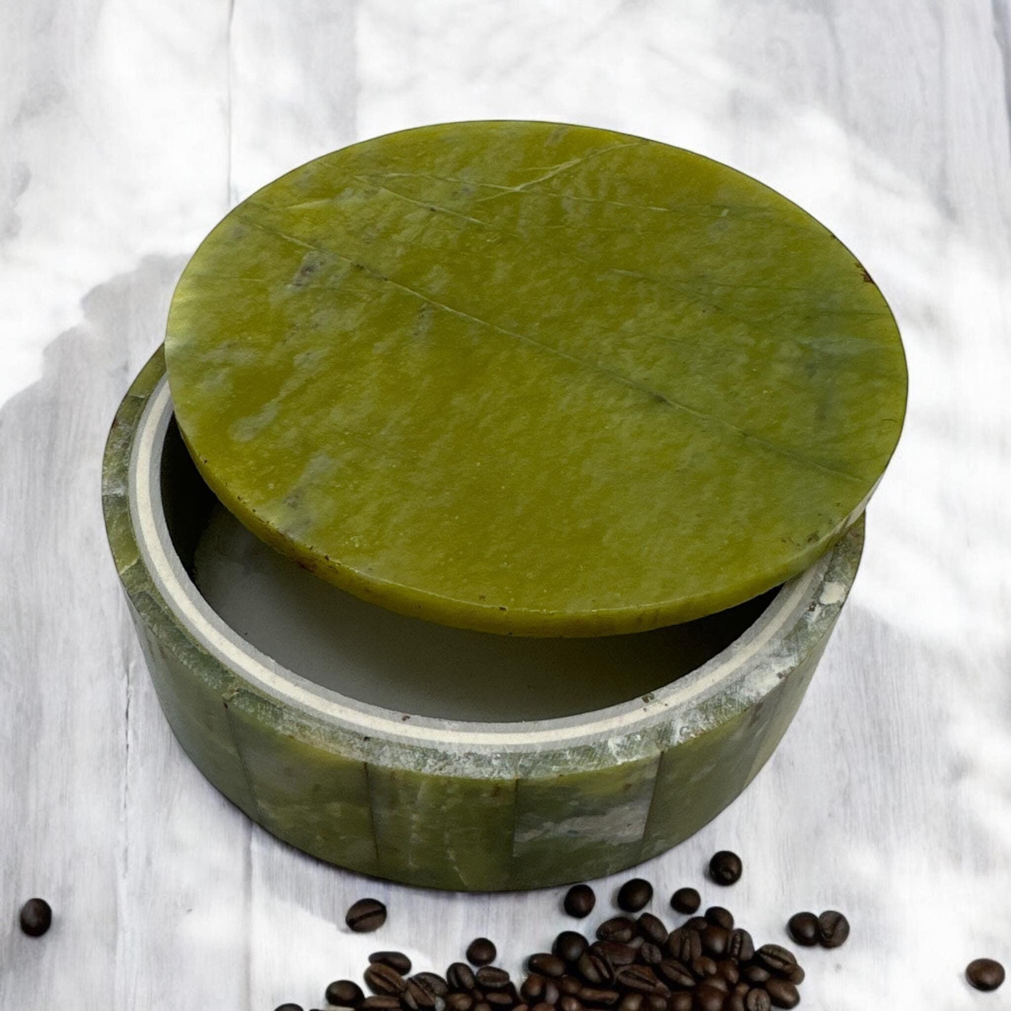 Handmade Afghan Jade Jewelry Box: Round Green Marble