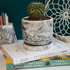 Concrete Planter with Tray, Planter with Drainage, Indoor Planter, Cactus Planter for New Job Promotion Gift, Small Planter