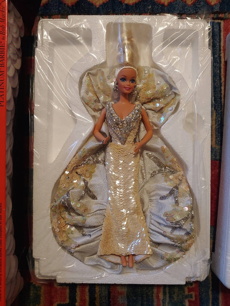 Platinum Blonde Barbie Doll - Barbie Fashionistas Doll with Long Blue ...