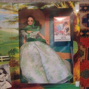scarlett o'hara barbie green dress Hollywood Legends Collection Doll in Drapery : Toys & Games hat and shoes Scarlett O'Hara Doll #GoneWithTheWind #ScarlettOHara
