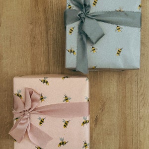 Bumble Bee (Classic Pink) Wrapping Papers