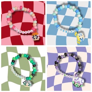 Kandi-armbanden met popcultuurbedels