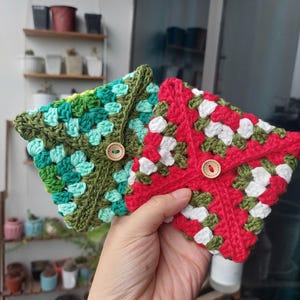 Pochette enveloppe au crochet faite main, petit porte-cartes carré grand-mère, mini portefeuille artisanal