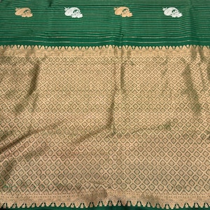 Green color  Pure Silk Kanjivaram Saree With Motifs Pattern | SILK MARK CERTIFIED