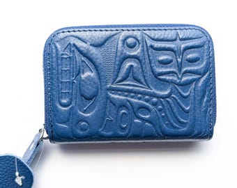 Coast Salish 'Feasted Orca' inheems ontwerp door Douglas LaFortune | Kaarthouder met reliëf | Inheemse kunst in het noordwesten van de Stille Oceaan | Cadeau voor