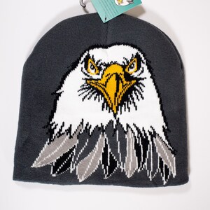 First Nations Eagle Design by Gene Suyu Toque beanie | Geborduurd | Cadeaus voor | Wintermuts | Warme muts | Inheems in de Stille Oceaan, noordwestkust