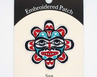 Diseño indígena Coast Salish "Copper Sun" de Joe Wilson / Parche bordado termoadhesivo de 6 cm / Parche decorativo / Arte nativo del noroeste del Pacífico