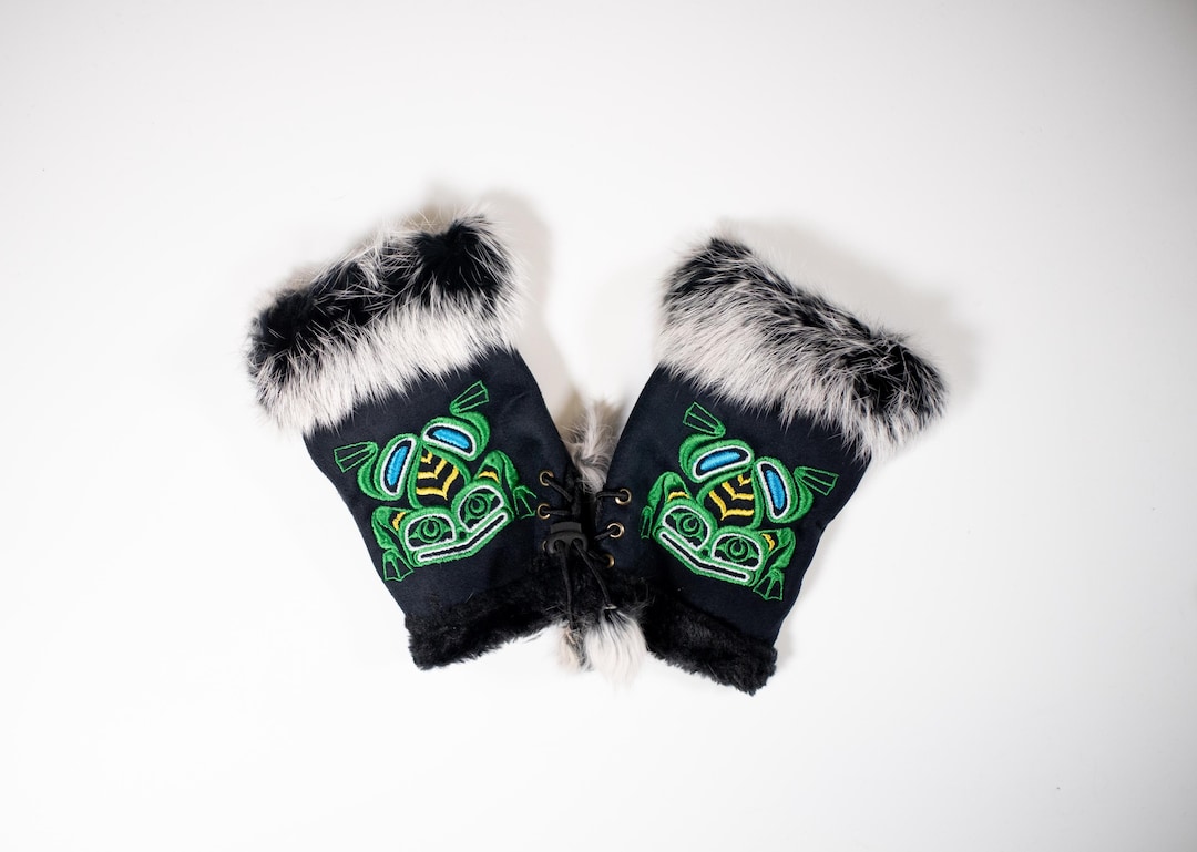 Haida 'frog' by Corey Bulpitt Fingerless Texting Gloves | Hand Warmer ...