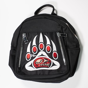 Salish 'Paw' inhemsk design av Jason Peters | Miniryggsäck | Ryggsäck | Vardagsväska | Stillahavsnordvästlig konst | Gåva till