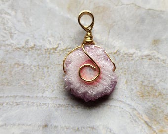 Collar de geoda rosa