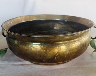 Vintage Hammered Brass Bowl Planter with Ring Handles - 13” Large Solid Brass Cachepot Basin, Mid Century Fruit Bowl Centerpiece, Patina