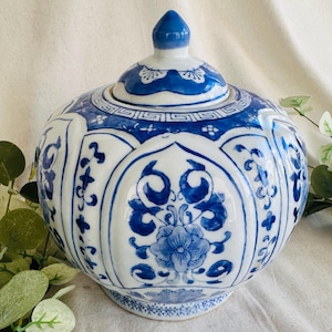 Vintage Blue and White Chinoiserie Ginger Jar } Chinese Cherry Blossom Porcelain Pumpkin Shaped Jar with Lid } Blue White Melon Jar } Urn }