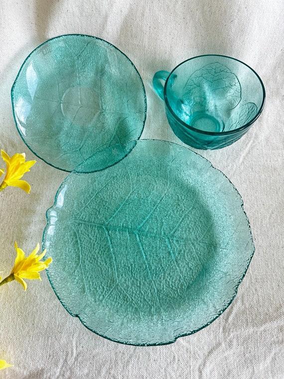 Vintage Set of 6 Cups, Saucers, and Salad Plate Set in Aspen