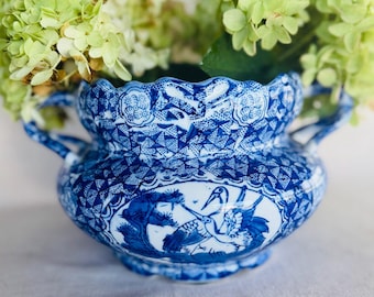 Vintage Blue and White Chinoiserie Cachepot Planter with Handles, Porcelain Crane Jardiniere, Scalloped Rim Grandmillennial Flower Pot