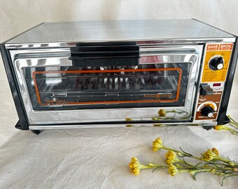 Vintage GE General Electric Toast 'n Broil Toast-R-Oven { Toaster Oven/Boiler } Black and Faux Wood Chrome } Retro Kitchen Appliances }