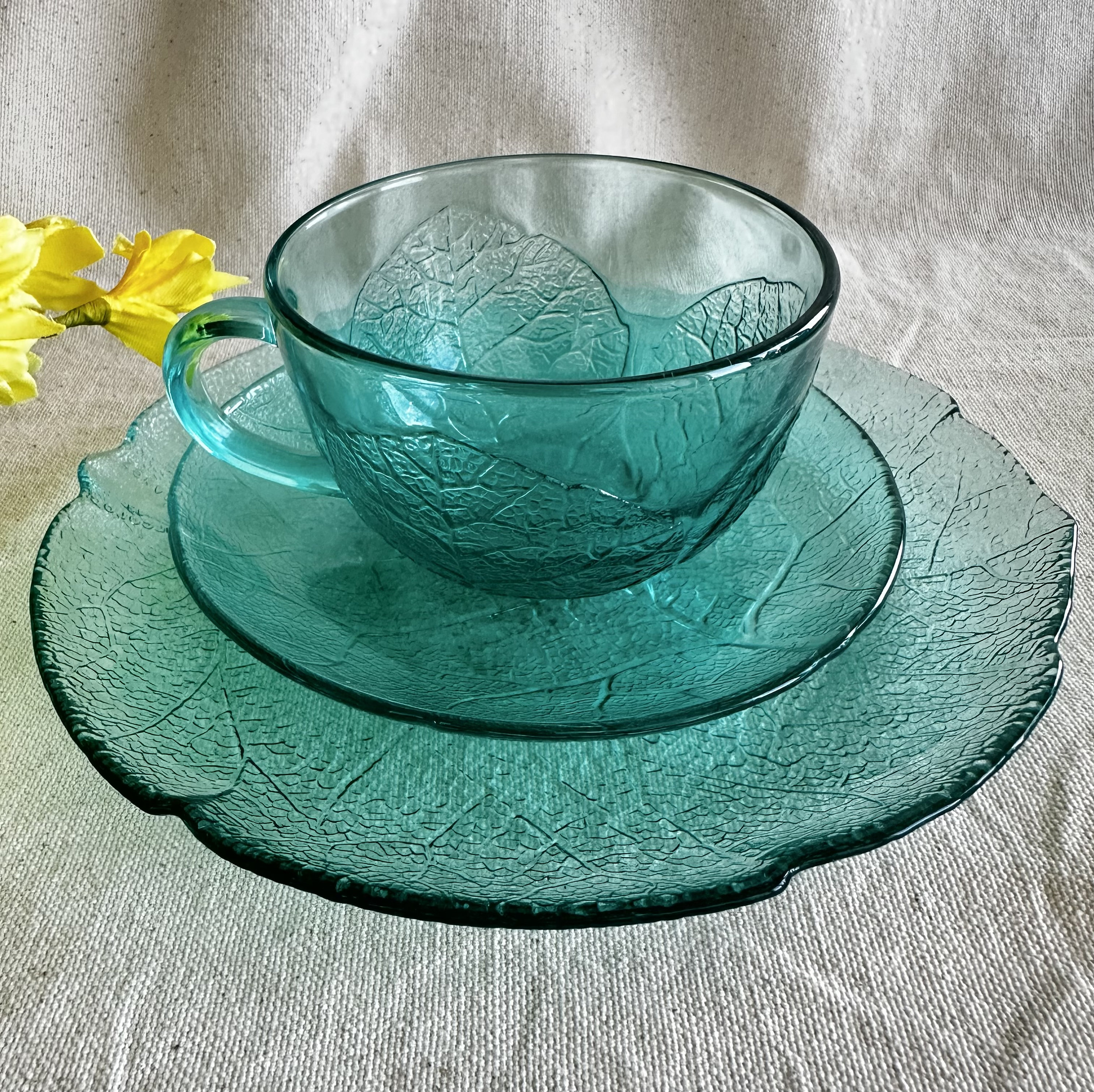 Vintage Set of 6 Cups, Saucers, and Salad Plate Set in Aspen