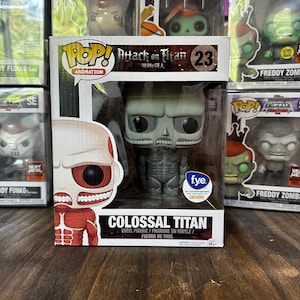 Funko Pop! Attack on Titan - Riesiger Titan #23 Schwarz und Weiß