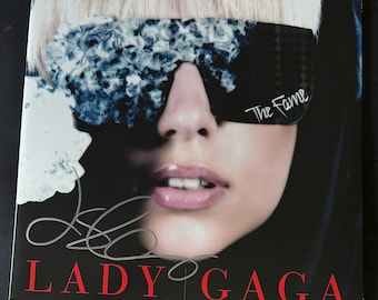 直筆サイン入り レディー・ガガ ARTPOP CD - Etsy 日本